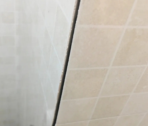 天长瓷砖空鼓维修公司分享阳台瓷砖脱落的修复过程可以分为以下几个步骤